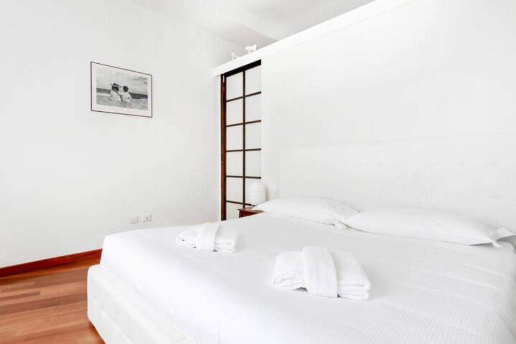 Pagano & Cenacolo Bright Apartment Milan Extérieur photo